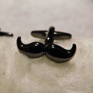 MUSTACHE CUFF LINKS